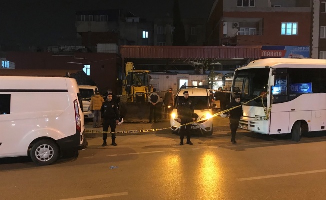 Bursa'da kavga ihbarına giden polis memuru başından vuruldu