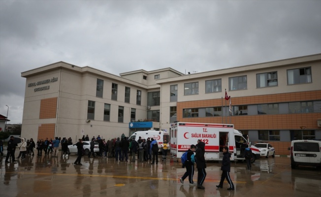 Bursa'da ağır kokudan etkilenen öğrenciler hastaneye kaldırıldı