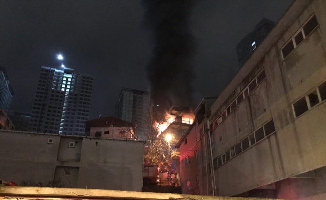Kadıköy'de ikametgah yangını