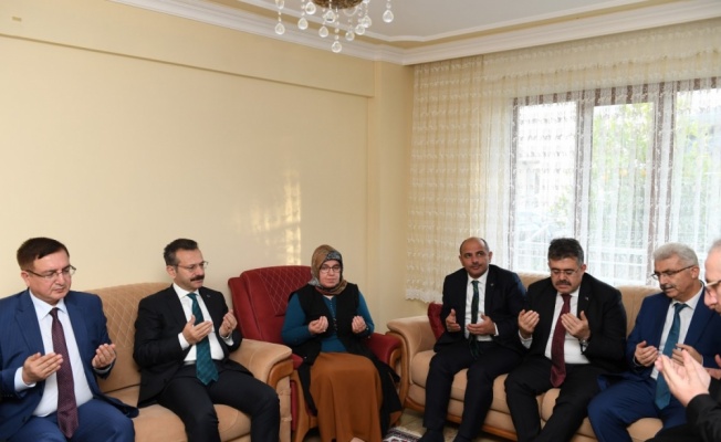 Kocaeli Valisi Hüseyin Aksoy'dan şehit ailelerine ziyaret