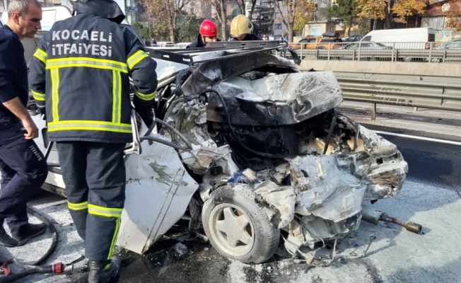 Gebze'de kazanın ardından alev alan otomobildeki 2 kişi ağır yaralandı