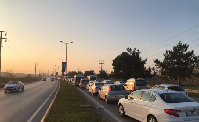 Sakarya'da sabah saatlerinde yoğun trafik oluştu