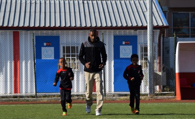 Yemenli eski futbolcu, oğullarını Türkiye'de milli forma için hazırlıyor