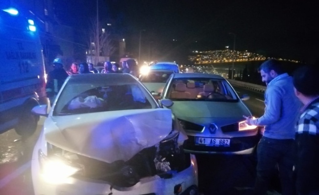 Anadolu Otoyolu'nda zincirleme trafik kazası: 2 yaralı