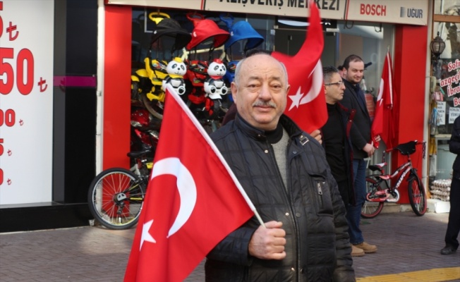 Bursa'da işadamları Türk bayrağına yapılan saygısızlığa tepki gösterdi