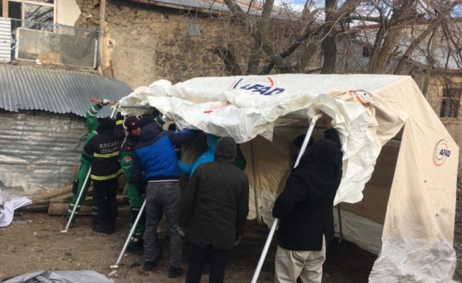 Büyükşehir'in deneyimli deprem ekibi Elazığ'da