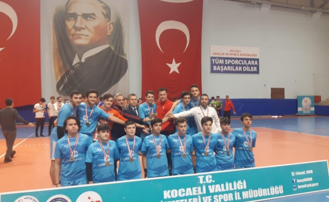 Gebze Anibal Anadolu Lisesi üst üste 3'ncü kez Kocaeli şampiyonu 