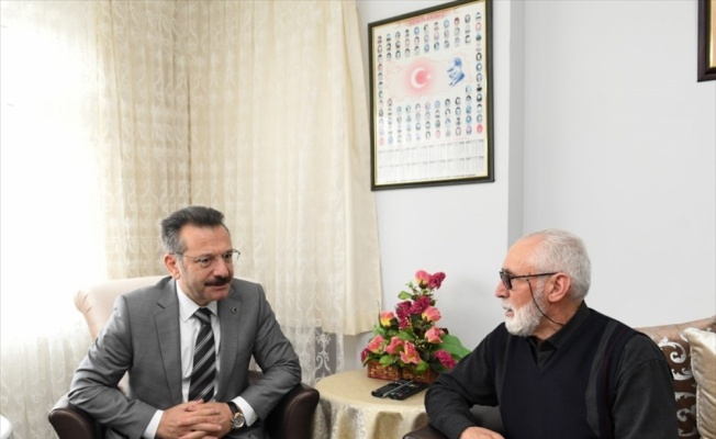 Kocaeli Valisi Hüseyin Aksoy şehit ailesini ziyaret etti