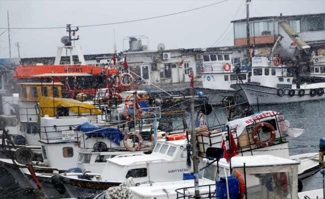 Marmara Denizi'nde poyraz ulaşımı olumsuz etkiliyor