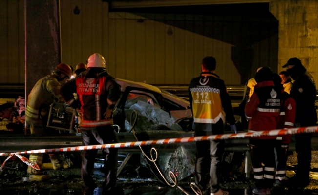 Sarıyer'de bariyerlere çarpan otomobilin sürücüsü öldü