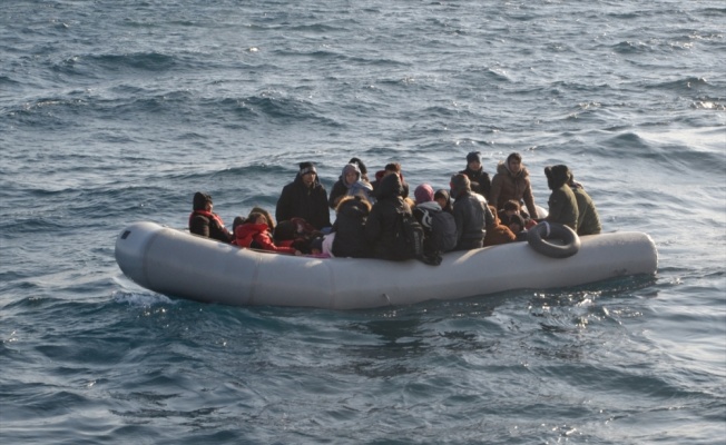 Balıkesir'de 42 düzensiz göçmen yakalandı