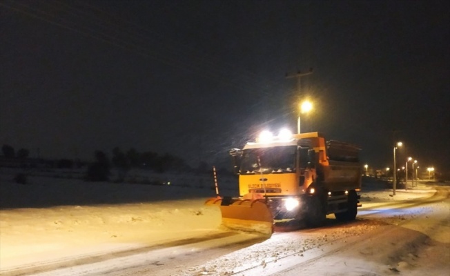 Bilecik'te kar yağışı nedeniyle 70 köye ulaşım sağlanamıyor