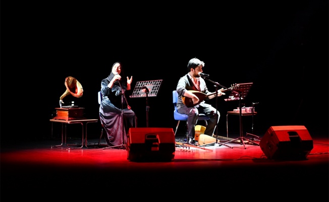 Çayırova'da, Türk Halk Müziği esintisi