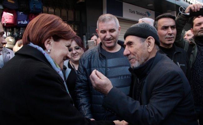 İYİ Parti Genel Başkanı Akşener, Bursa'da esnafı ziyaret etti