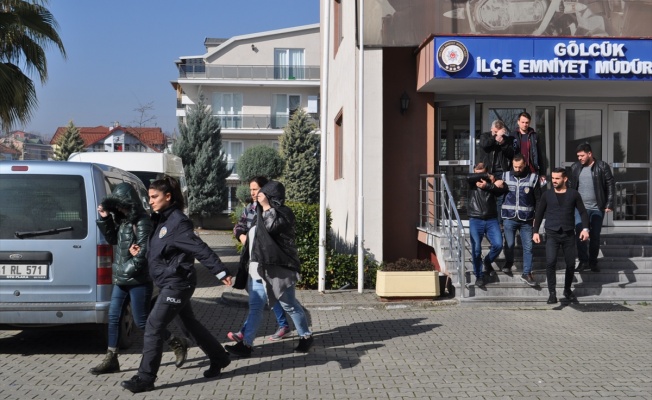 Kocaeli'deki fuhuş operasyonunda yakalanan 5 şüpheliden 2'si tutuklandı