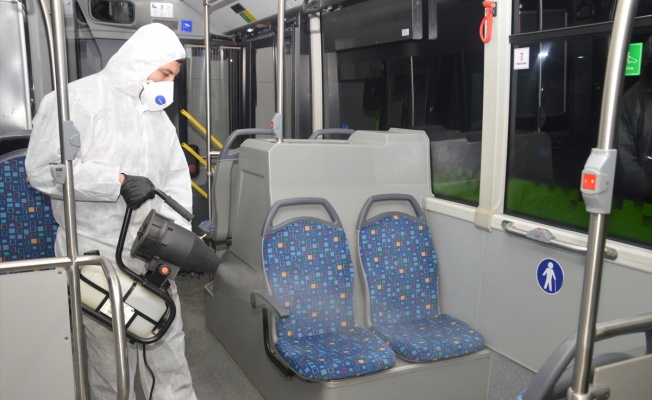 Belediye otobüsleri ilaçla dezenfekte edildi