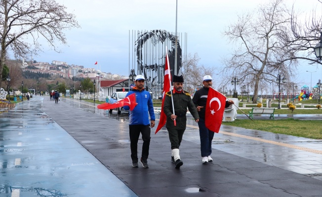 Şehitler için İstanbul'dan Çanakkale'ye yürüyorlar