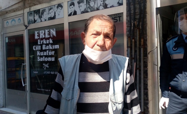Dışarı çıktığı için ceza yazılan 68 yaşındaki vatandaş, polise teşekkür etti