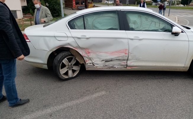 İki otomobilin çarpışması sonucu 8 kişi yaralandı