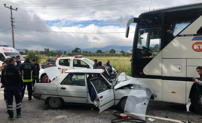 Otobüsle otomobilin çarpışması sonucu 1 kişi öldü