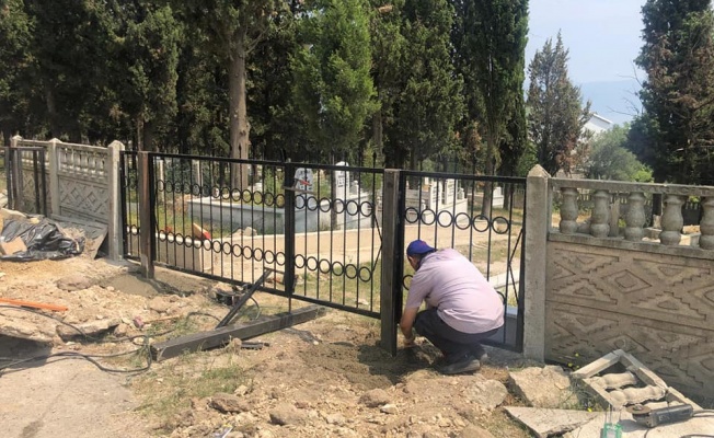 Dilovası’nda mezarlıklar bayrama hazırlanıyor