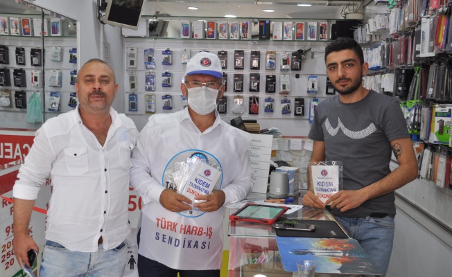 Türk Harb-İş Sendikası Gölcük'te 10 bin maske dağıttı