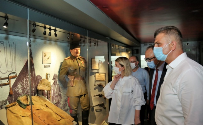 Çanakkale Savaşları Mobil Müzesi’ne Gölcük’te büyük ilgi