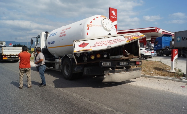 Tır ile LPG tankerinin çarpıştığı kazada, 1 kişi yaralandı