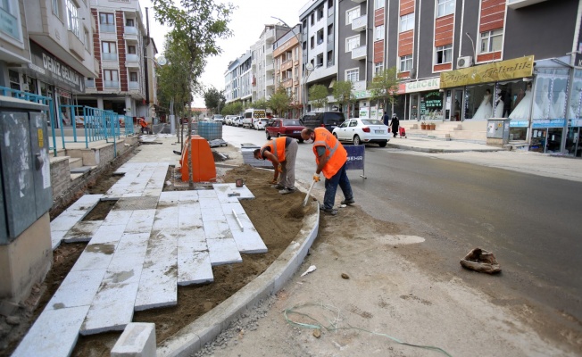 Darıca Aşıroğlu Caddesi’nde üstyapı çalışmaları tamamlanıyor