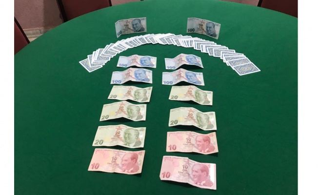 Çayırova'da kumar oynayan 10 kişiye para cezası verildi