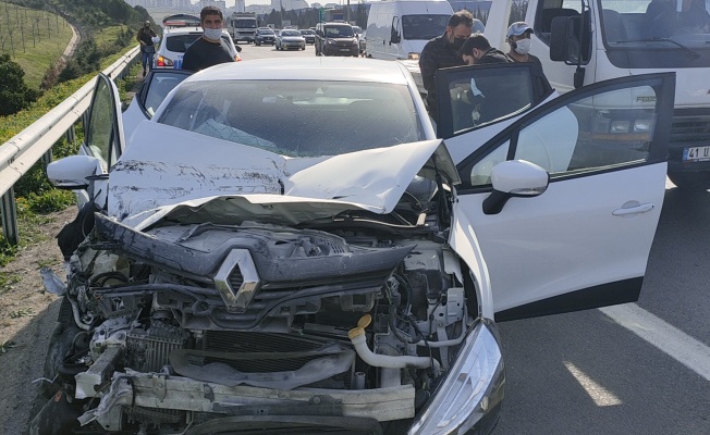 Çayırova'da zincirleme trafik kazası ulaşımı aksattı
