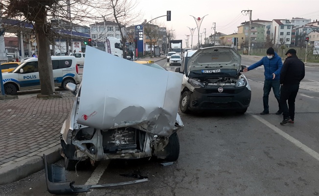 Gebze'deki trafik kazasında 2 kişi yaralandı