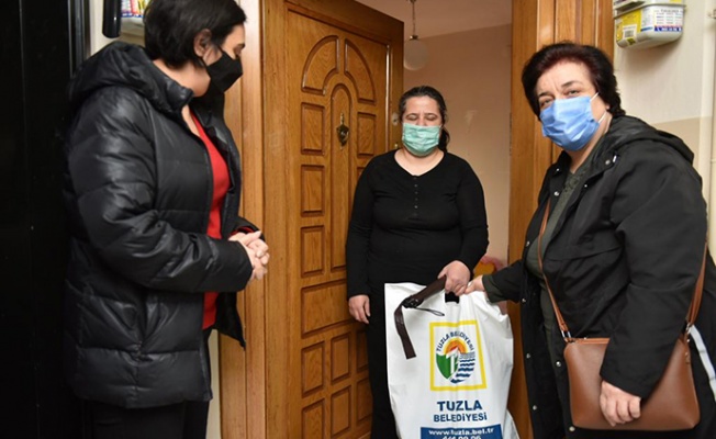 Tuzla'da görme engelli vatandaşlara beyaz baston dağıtıldı