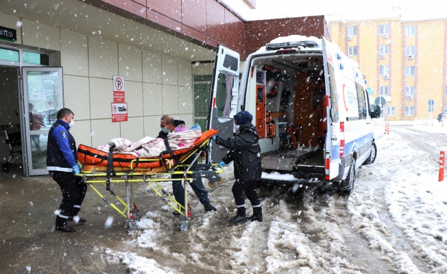 Hasta nakil ambulansları kar kış demeden hizmette