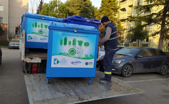 İzmit Belediyesi'nden, Yahyakaptan’a 60 yeni geri dönüşüm konteyneri