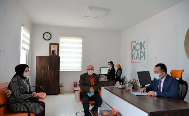 Bilecik Valisi Bilal Şentürk, Açık Kapı'da vatandaşları dinledi