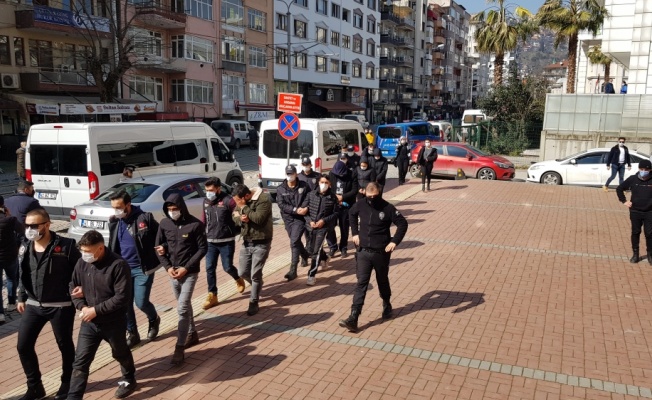 Kocaeli'de uyuşturucu operasyonunda yakalanan 8 şüpheliden 5'i tutuklandı