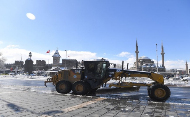 Kayseri'de karla mücadele