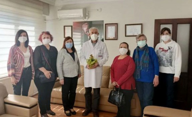 Kocaeli'de CHP’li kadınlar, sağlıkçıların yanında
