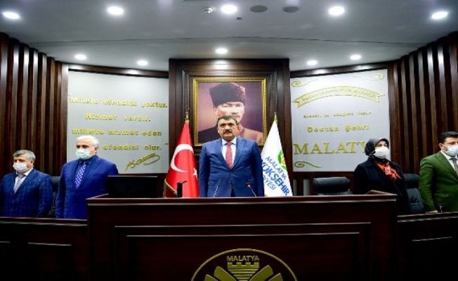 Malatya Büyükşehir Belediye Meclisi'nde şehitler anıldı