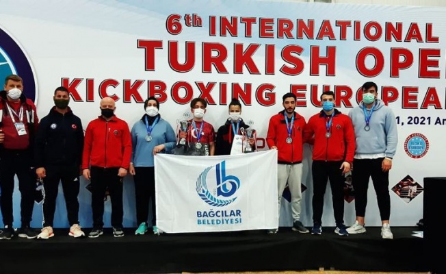 Bağcılar Belediyesi sporcuları, Türkiye Açık Kick Boks Avrupa Kupası'nda 6 madalya kazandı