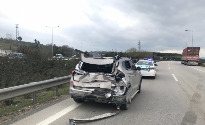 Bursa-İstanbul kara yolunda zincirleme trafik kazasında 4 kişi yaralandı