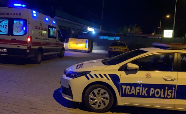 Edirne'de hafif ticari araçla taksi çarpıştı: 3 yaralı
