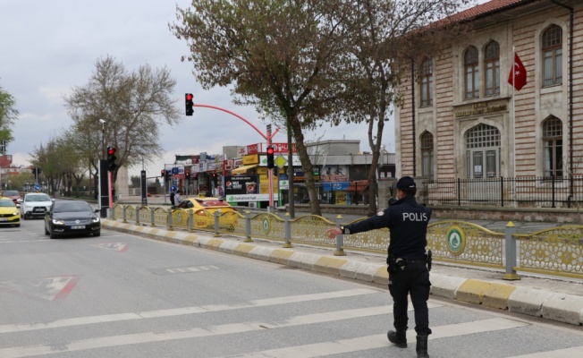 Edirne'de sokağa çıkma kısıtlaması kapsamında denetim gerçekleştirildi