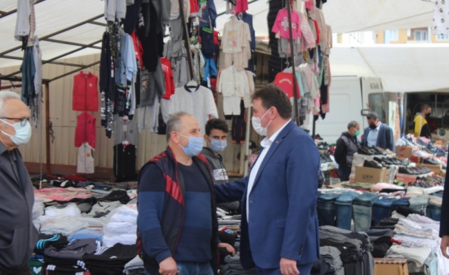 Ferizli Belediye Başkanı Gündoğdu, pazar yerinde denetimlerde bulundu