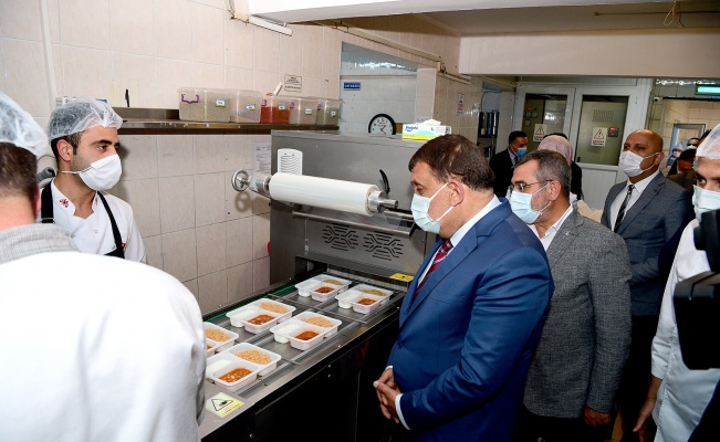 Malatya'da her gün 4 bin kişiye sıcak yemek