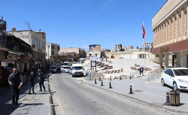 Mardin'de cadde ve sokaklar boş kaldı.