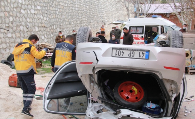 Otomobilin istinat duvarından düşmesi sonucu yaşamını yitiren hemşirenin cenazesi, Kocaeli'de defnedildi