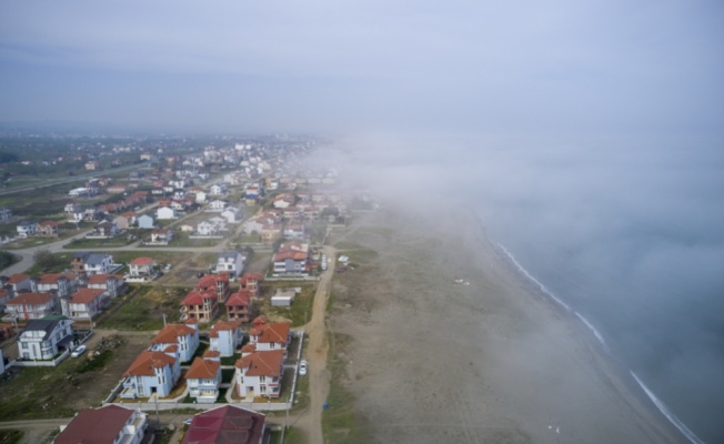 Sakarya'da etkili olan sis, Karadeniz sahillerinde güzel görüntüler oluşturdu