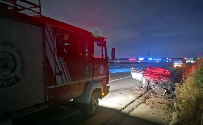Anadolu Otoyolu Kocaeli kesiminde hafif ticari araçla otomobil çarpıştı: 4 yaralı